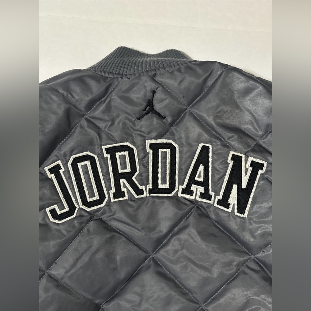 Jordan Jumpman Bomber Jacket Child Size 5 Lightweight Quilted Gray JORDAN LOGO - Picture 11 of 11